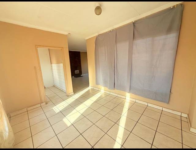 3 BEDROOM HOUSE FOR SALE IN VANDERBIJLPARK CE 4